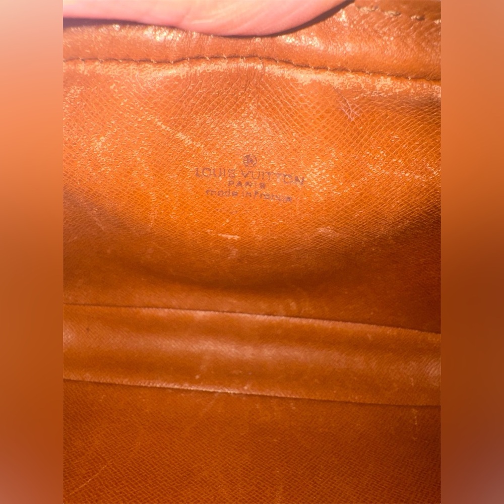 LOUIS VUITTON Marly Dragonne leather clutch bag - Picture 9 of 9